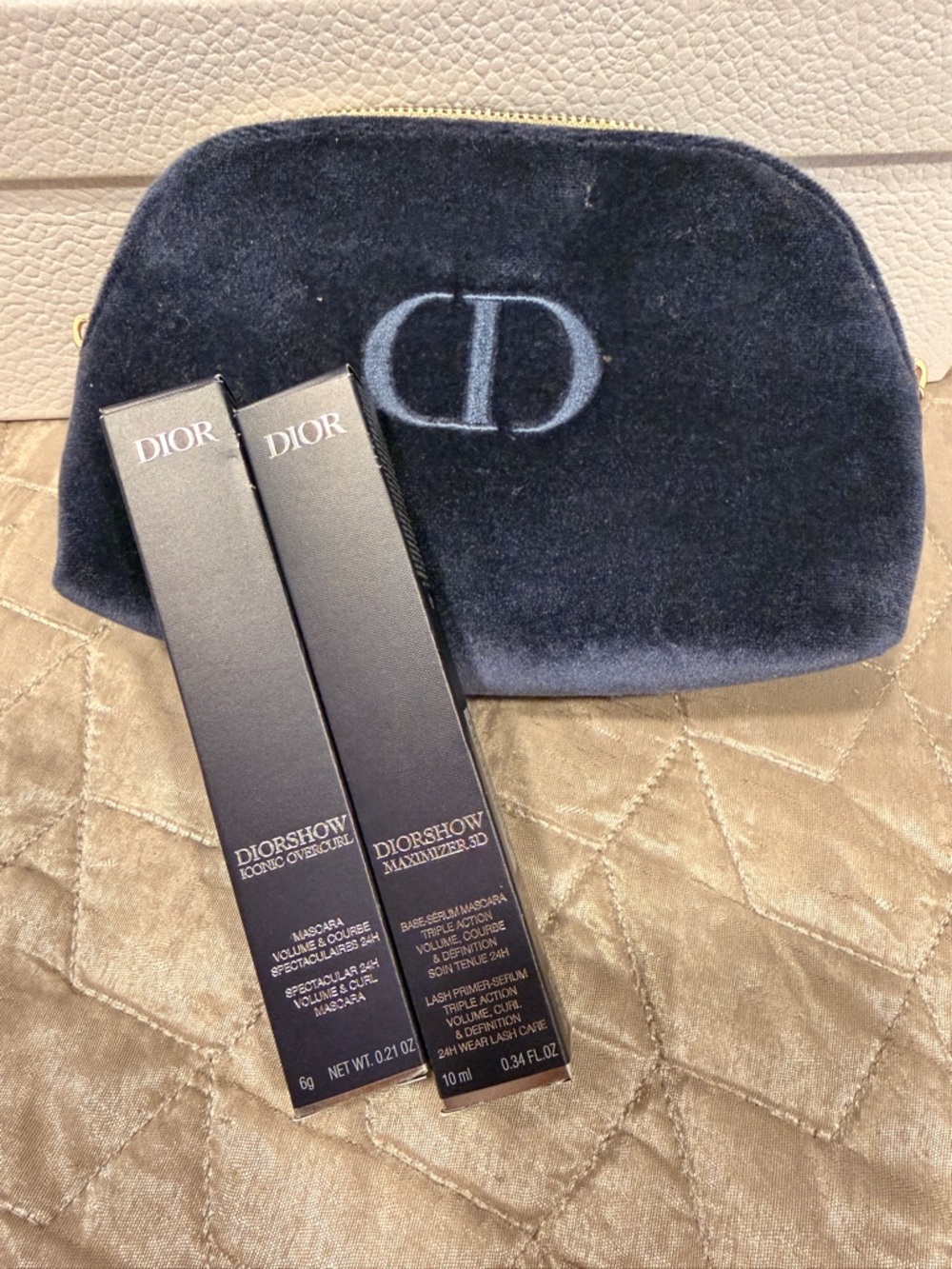 Dior Velvet Cosmetic Pouch with Diorshow Maximizer 3D & Mascara